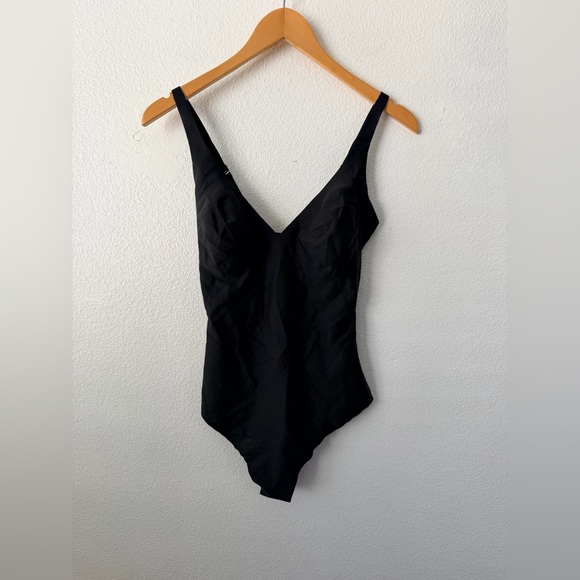 SKIMS Other - SKIMS BODY UNLINED PLUNGE BODYSUIT  BD-THG-3326 Sz Large Shapewear Black Onyx
